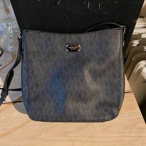 Cross body tote